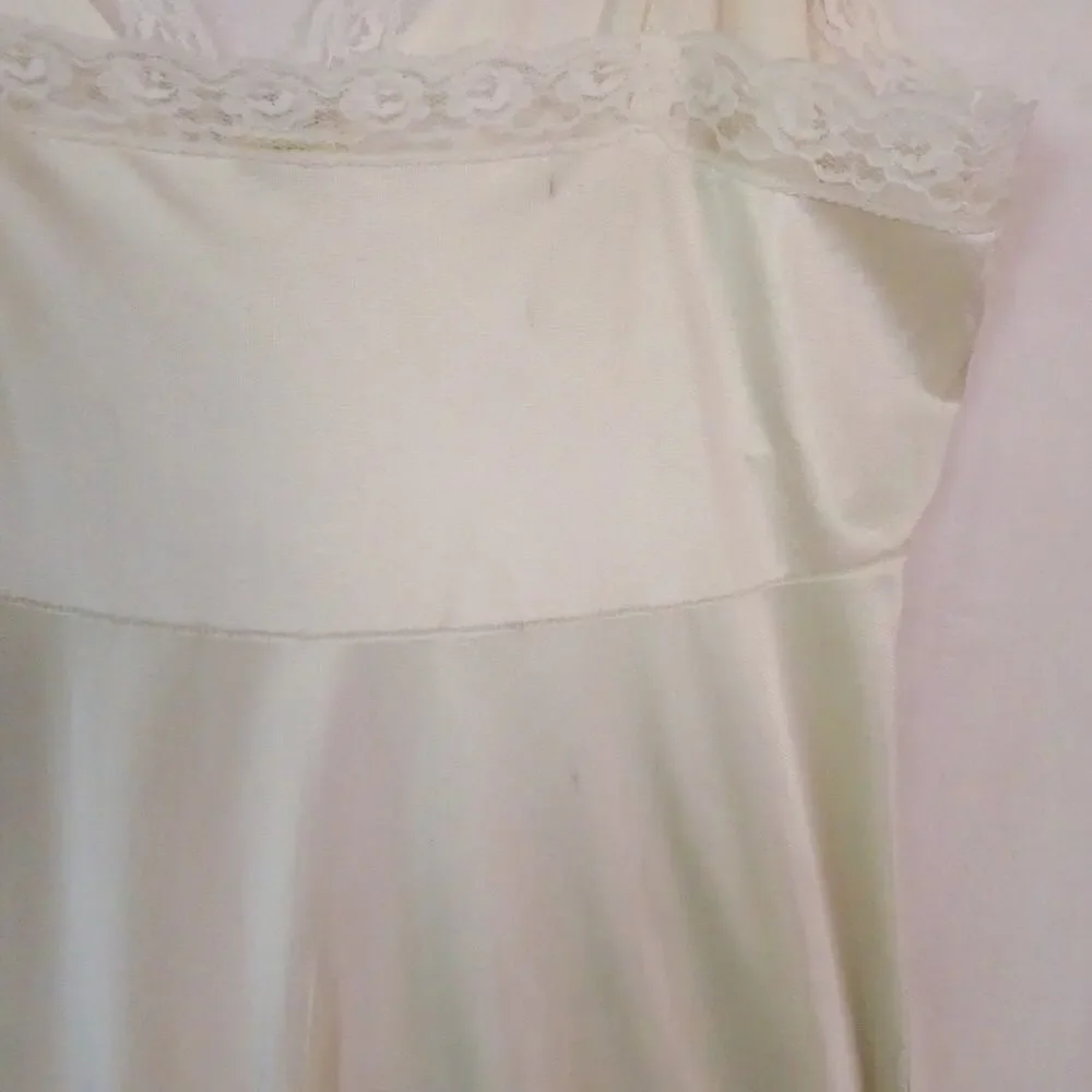 Vintage Sliperfection White Lace Slip Size 36 M Retro Glamorous Nightgown Dress